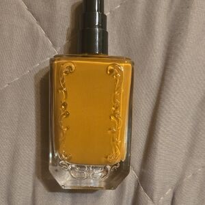 Radiant Glow Foundation in Golden Hue